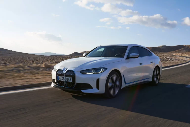 bmw-i-series-overview_i4-g26-bev_3to2